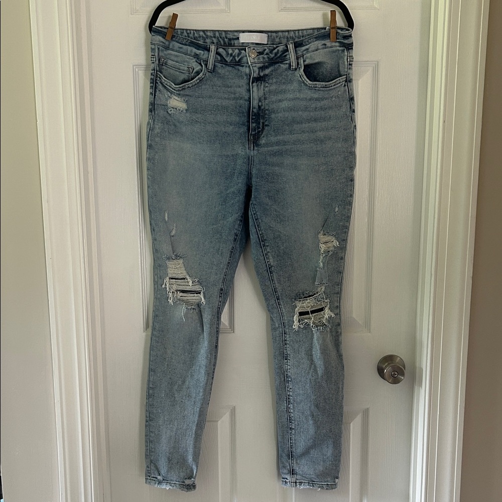 Distressed Light Blue Ankle Jeans